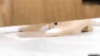 医院厕所偷拍合集可爱清纯御姐爱了