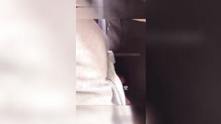 街射精液射手上被发现还闻了一下