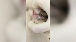 苗窕贫乳妹子淫声荡语撩骚互动近拍掰穴道具玩弄骚逼