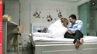 肉感骚妇偷情狼友惨被渣狼友偷拍..._