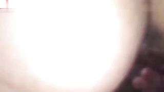 宿管大叔偷偷溜进女生宿舍全是高中馒头逼