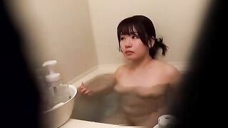稀缺资源隐私泄密猥琐房东单身公寓卫生间偷拍