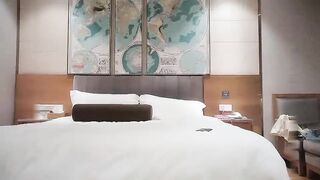约了个颜真不错丸子头妹子酒店啪啪