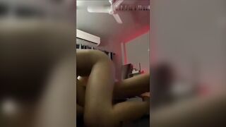 推特大奶网红女神流出高颜值美乳白虎逼