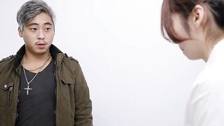 今日推荐】美鲍女助理被主管撕烂丝袜啪啪无套内射！