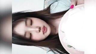 快手网红-鲨鱼辣椒无毛大奶肉坦自慰泄密流出