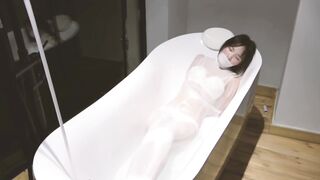 捆绑固定调教白丝萝莉浴室里上演湿身诱惑