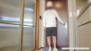 没钱付快递费怎么办，让快递小哥哥插入