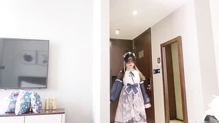 漂亮萝莉吃鸡足交啪啪被小哥哥无套输出骚话不停
