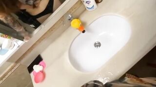 老婆不在家勾引肥臀大奶小姨子！淫荡骚逼水真多