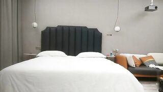 寻花偷拍-男主高价約了个微胖甜美迷妹