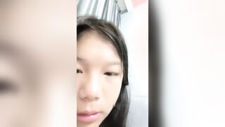 三个社会妹子淫声荡语撩骚互动互相掰穴扣弄无毛骚逼