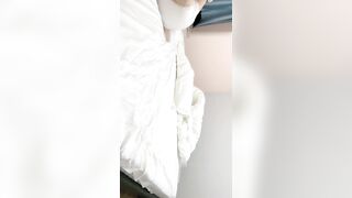 两个丝袜饥渴骚妇和狼友激情操逼