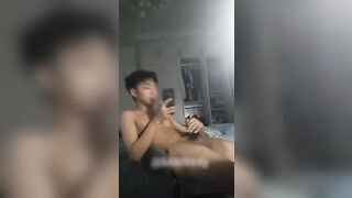 免费黑皮体育生骚喘自撸都快喷到脸上了