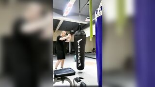 健身房女孩诱惑颜值美女完美身材
