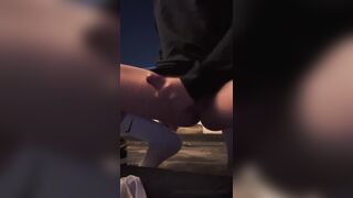 免费男大体育生户外打飞机精液射内裤上