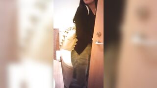 坑神潜入咖啡店高级坐厕定点全景高清偸拍