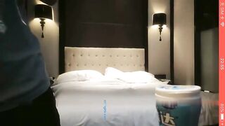 寻花偷拍-男主高价約了个长腿苗窕小姐姐