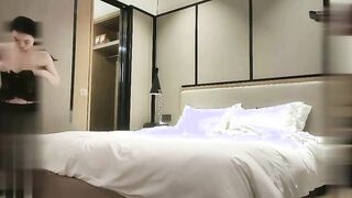 一屌探花颜值很高极品尤物女神抓起屌吸吮好骚