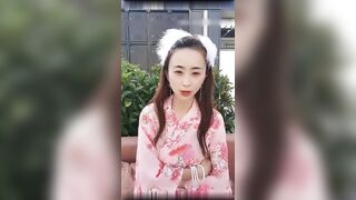 三亚知名户外壹姐大尺度秀_