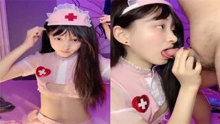 你的04女友护士情趣装的诱惑