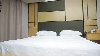 利哥探花女神级丰满肉体小姐姐巴蠢蠢欲动