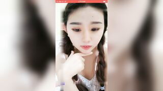 小可爱身材又白又嫩小粉奶直流口水蝴蝶逼很愤怒_