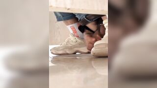免费偷拍男大体育生厕所撸管屌大精多