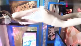 双马尾萝莉KTV全裸自拍
