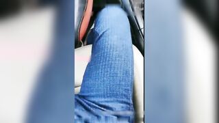 四十多岁成熟阿姨和眼镜小伙快乐户外啪啪