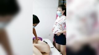 养生私密会所专挑欲求不满少妇下手还有母女一起来3P按摩_