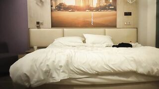 大屌生无可恋极品外围御姐大屁股骑脸舔逼猛怼