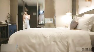 高端网约少数民族美女返场换上情趣内衣开操