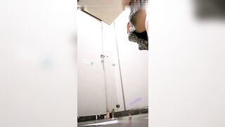 厕所偷拍贵妇合集