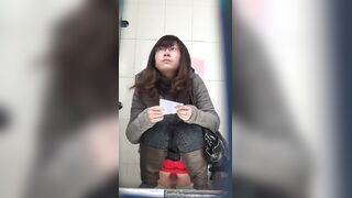 大神经典作品商场无门女厕全景偷拍