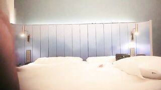 大屌哥高价约两01年萝莉萌妹双飞