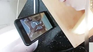 《母子乱伦》牲口儿子直播强上在做饭的妈妈