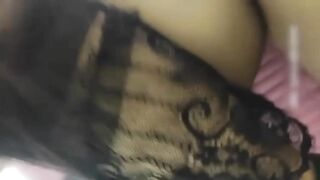 爸爸不在家和性感丝袜骚熟女妈妈偷情