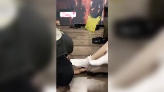SM调教男奴洛丽塔学妹私人影院调教舔足