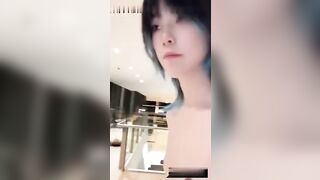 反差170贫乳母狗看起来高冷私下就喜欢和主人的黄尿