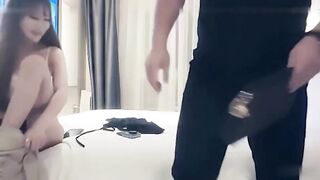 高端网红脸大长腿美女黑丝情趣扶着小腰打桩